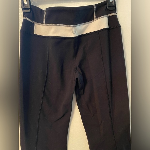 Lululemon Women’s Size 4 Black/White Leggings - Picture 3 of 5
